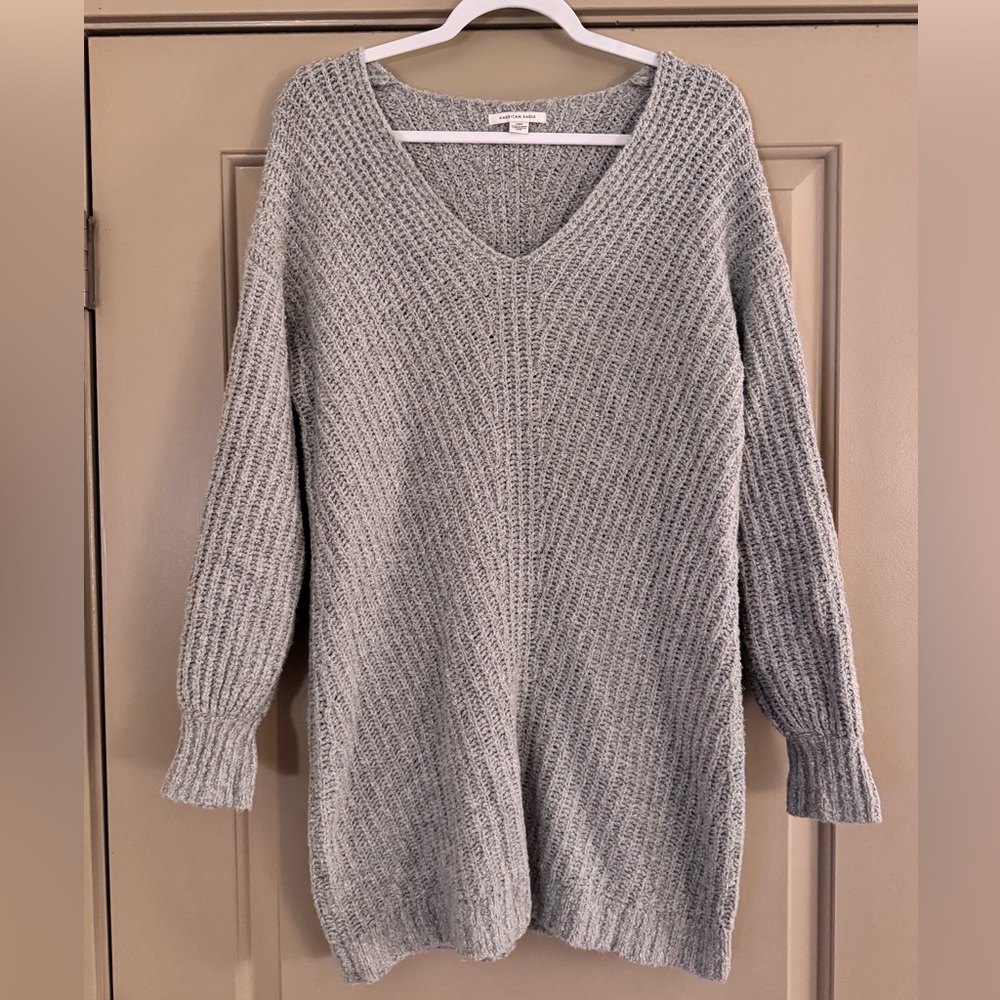 American Eagle Light Gray V-Neck Chunky Knit Pullover